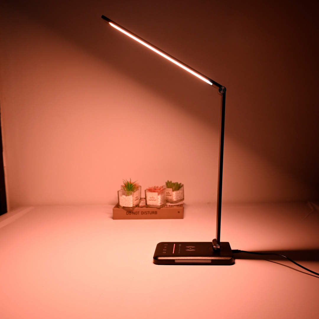LED stolní lampa bez modré složky LuDream Focus Charge+ Black