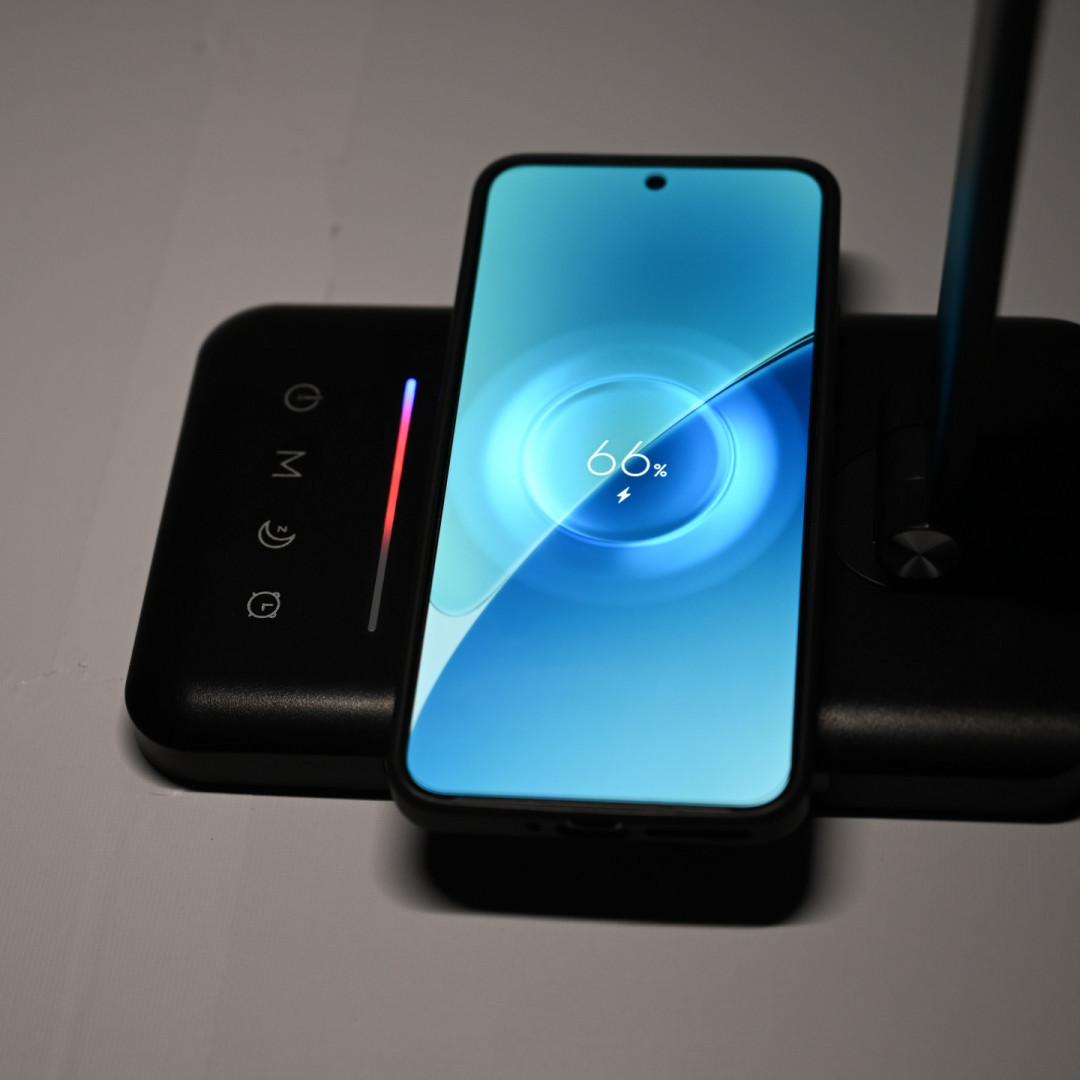 LED stolní lampa bez modré složky LuDream Focus Charge+ Black