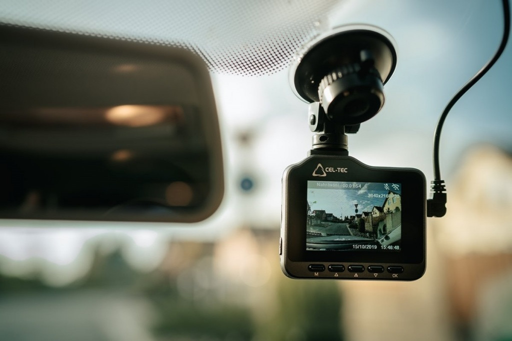 Autokamera CEL-TEC K4 DUAL GPS