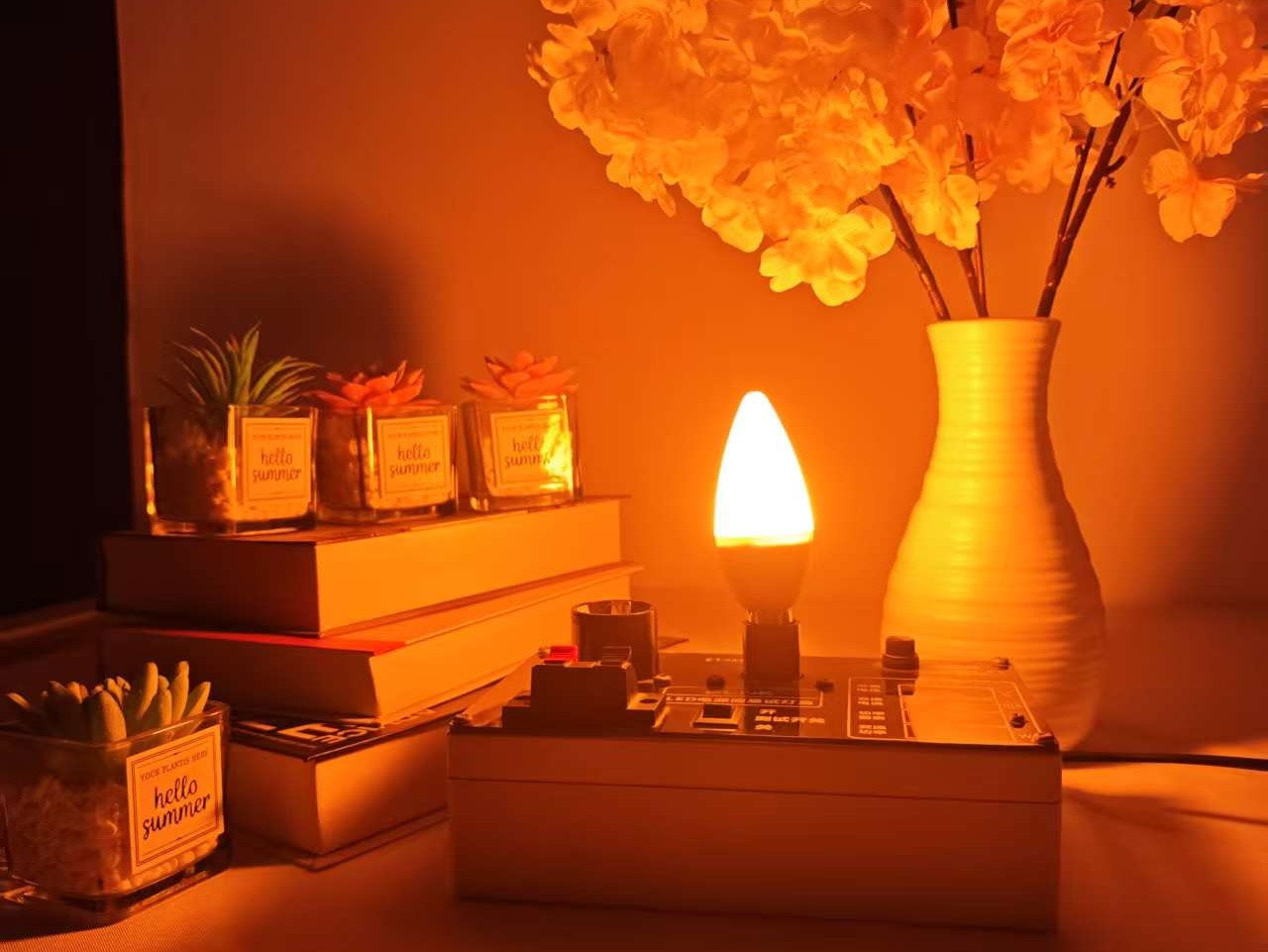 3W LED žárovka bez modré složky LumiDream - Amber (E14)