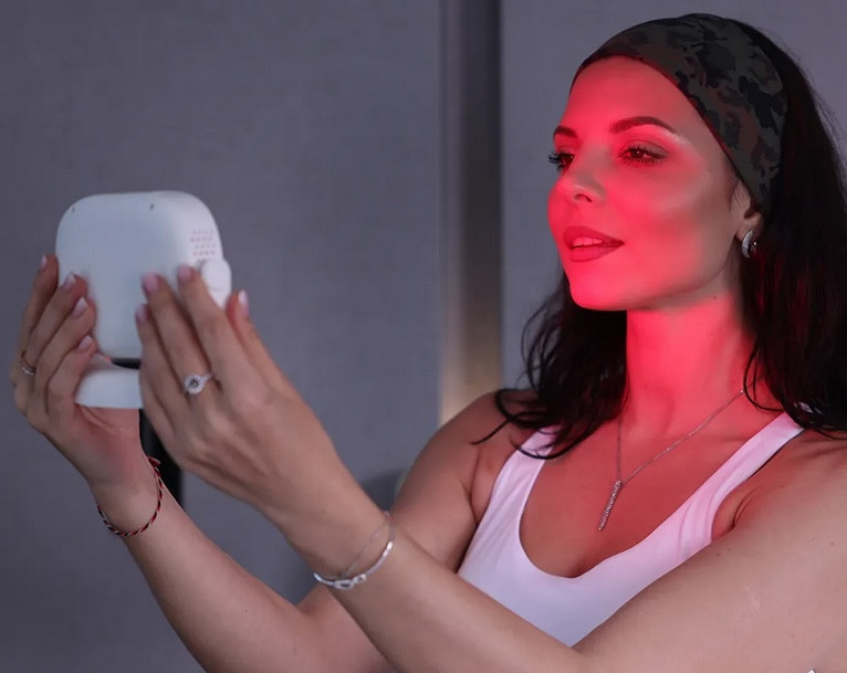LED lampa pro světelnou terapii LumiDream Bene